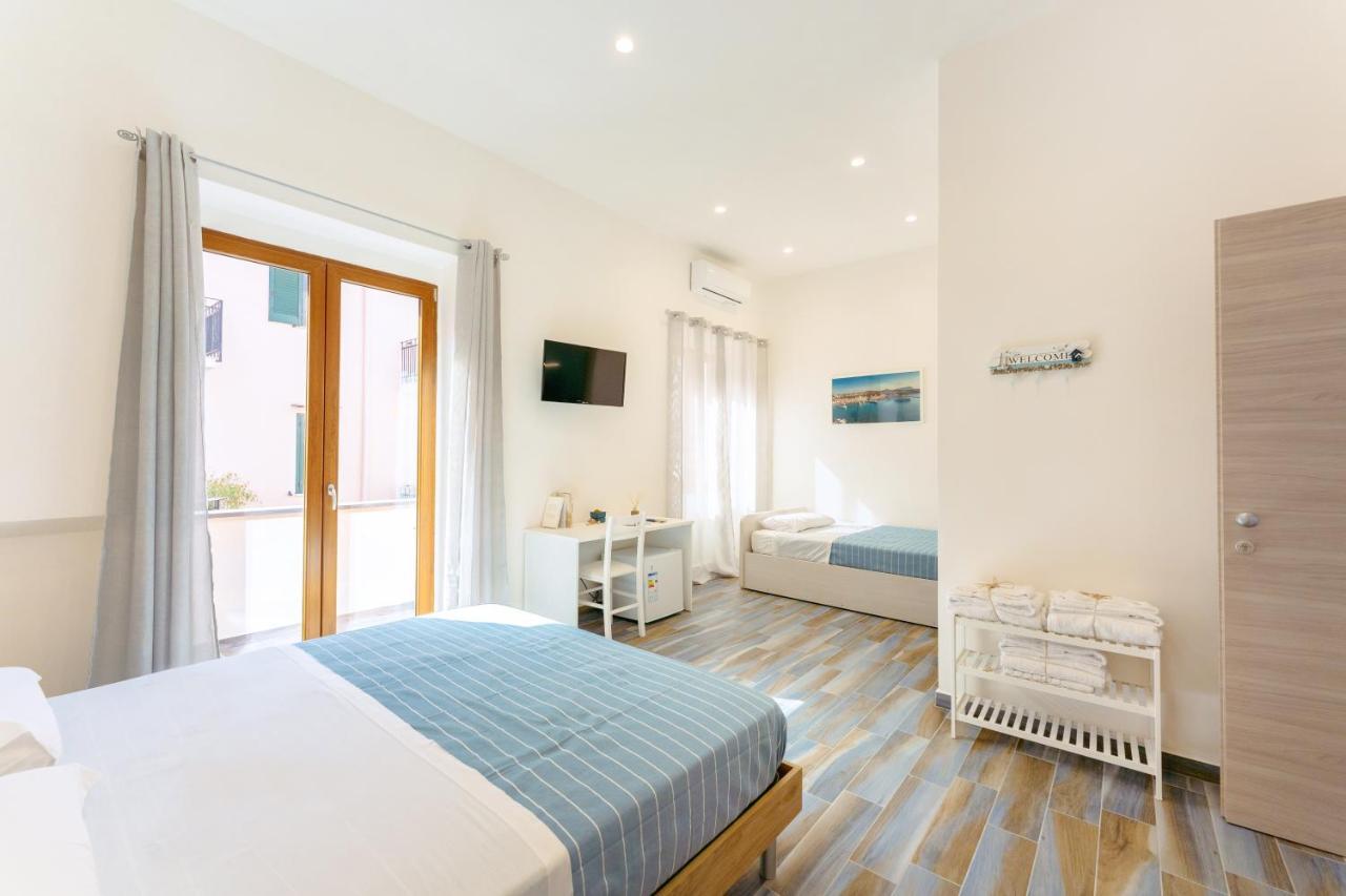Hotel Lo Scuncino Procida Esterno foto